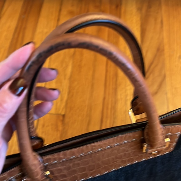 Michael Kors Denim and Crocodile Stamped Leather Bag with Crossbody Strap. 🐊 - Picture 14 of 15